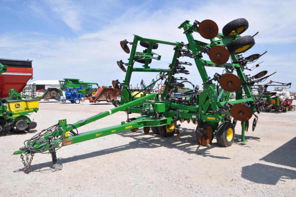 2013 John Deere 2510C 13-knife NH3 applicator applicator
