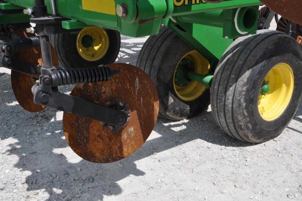 2013 John Deere 2510C 13-knife NH3 applicator applicator