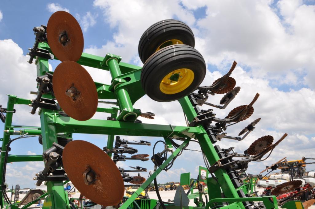 2013 John Deere 2510C 13-knife NH3 applicator applicator