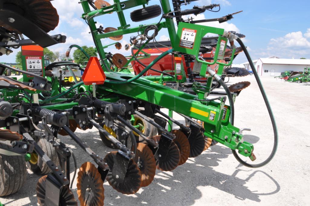 2013 John Deere 2510C 13-knife NH3 applicator applicator