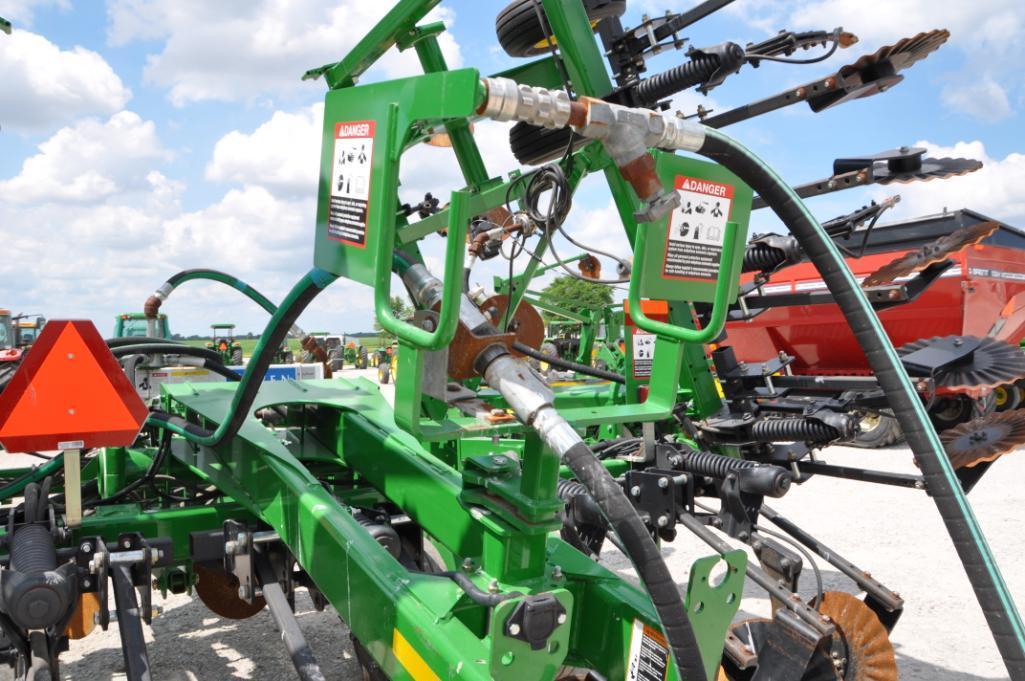 2013 John Deere 2510C 13-knife NH3 applicator applicator