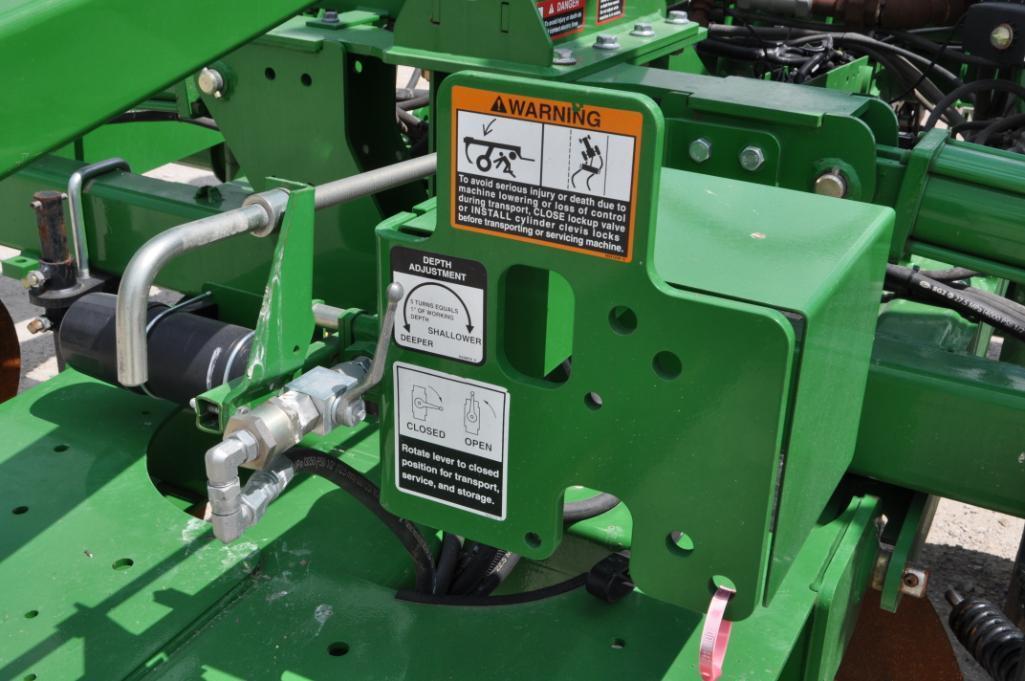 2013 John Deere 2510C 13-knife NH3 applicator applicator