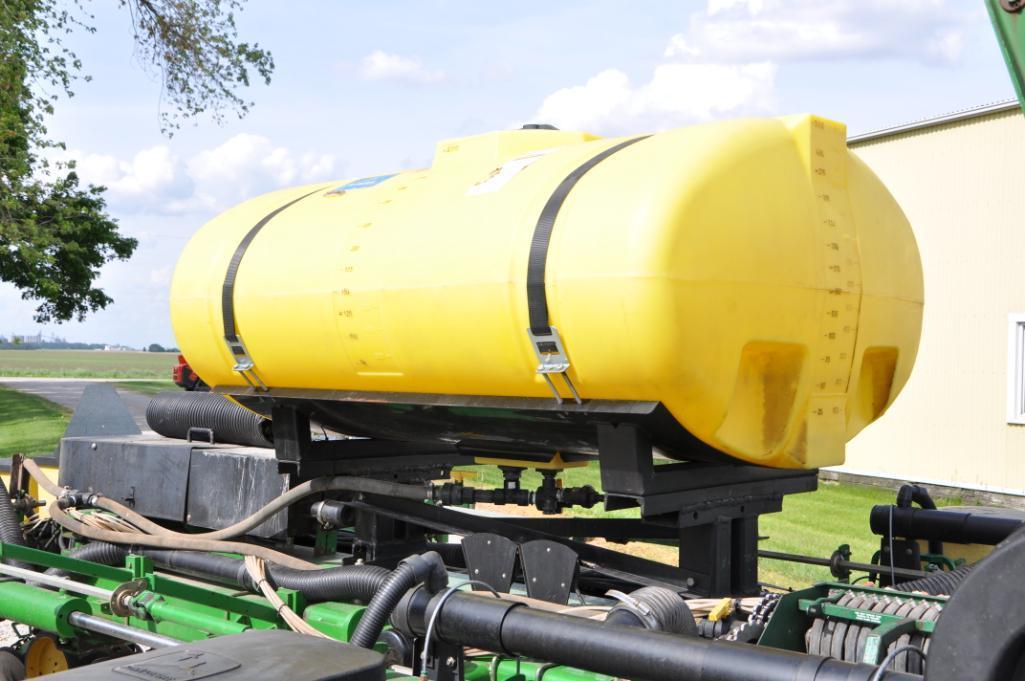 John Deere 7200 16 row 30" planter
