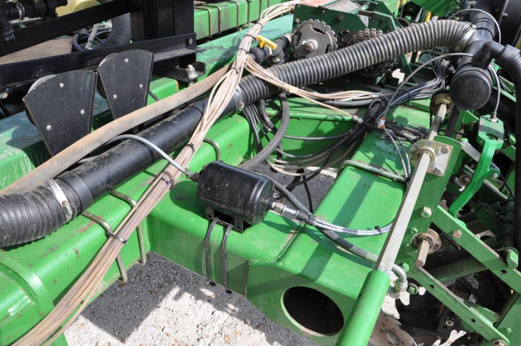 John Deere 7200 16 row 30" planter