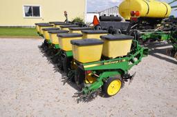 John Deere 7200 16 row 30" planter