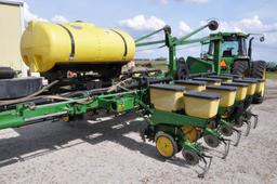 John Deere 7200 16 row 30" planter