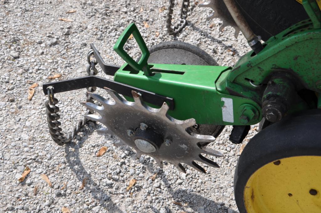 John Deere 7200 16 row 30" planter
