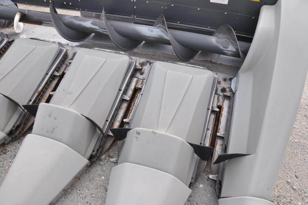2010 AGCO 3000 6 row 30" corn head