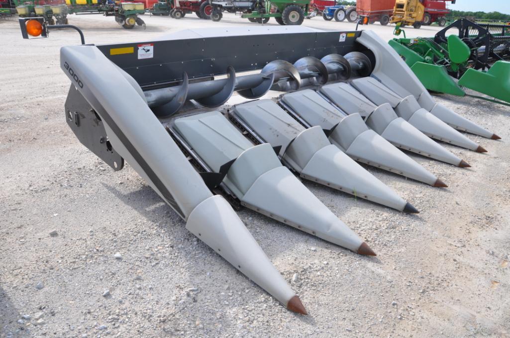 2010 AGCO 3000 6 row 30" corn head