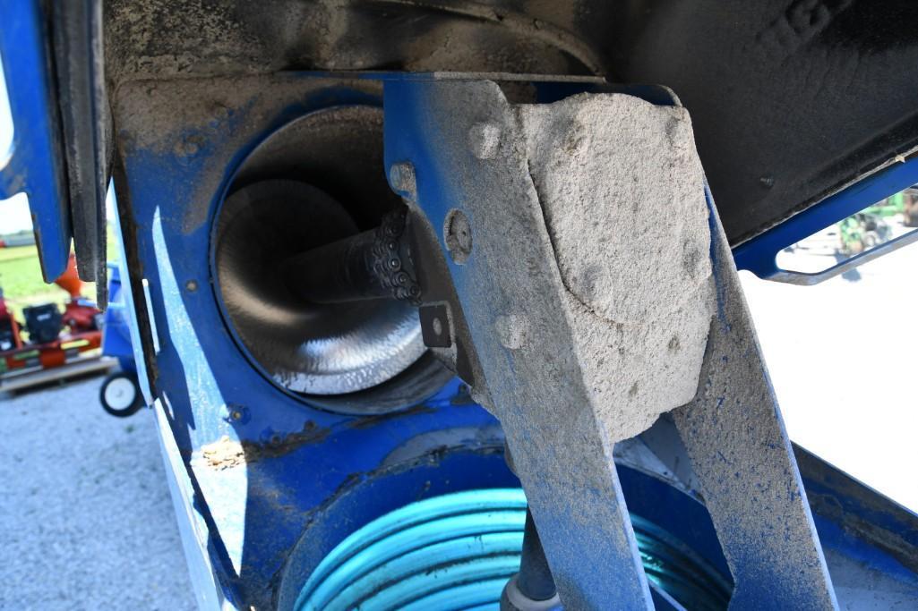 2009 Brandt 13"x70' swing away grain auger