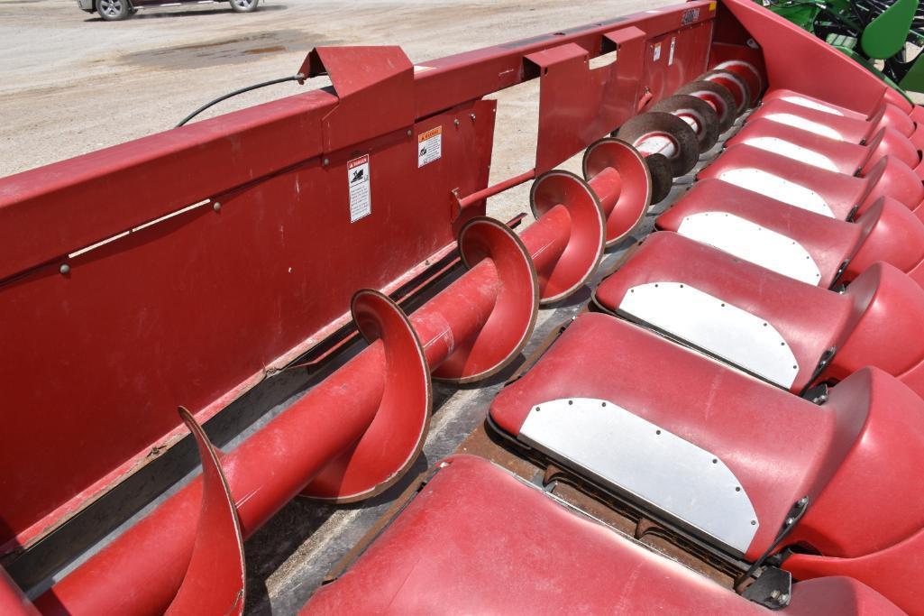 Case-IH 3408 8 row 30" corn head