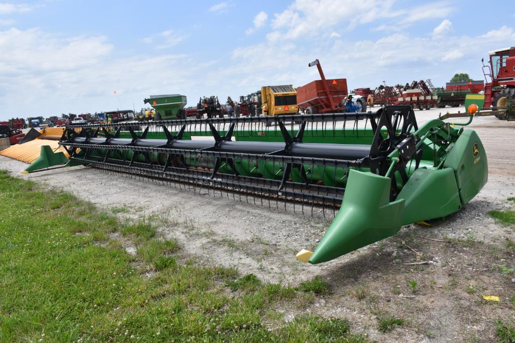 2010 John Deere 635F 35' grain platform