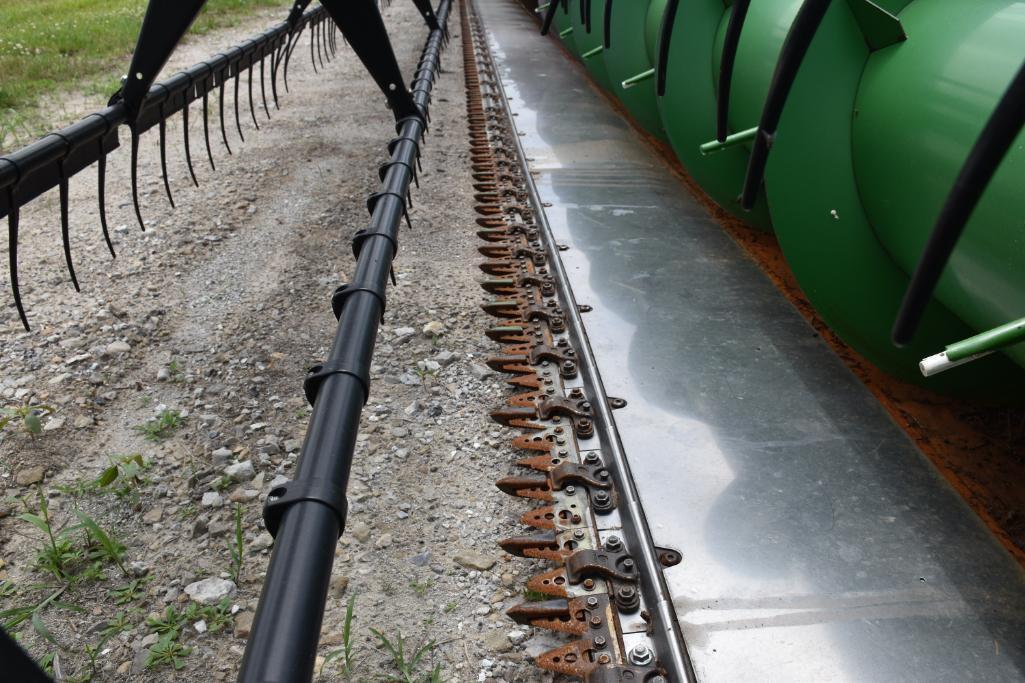2010 John Deere 635F 35' grain platform