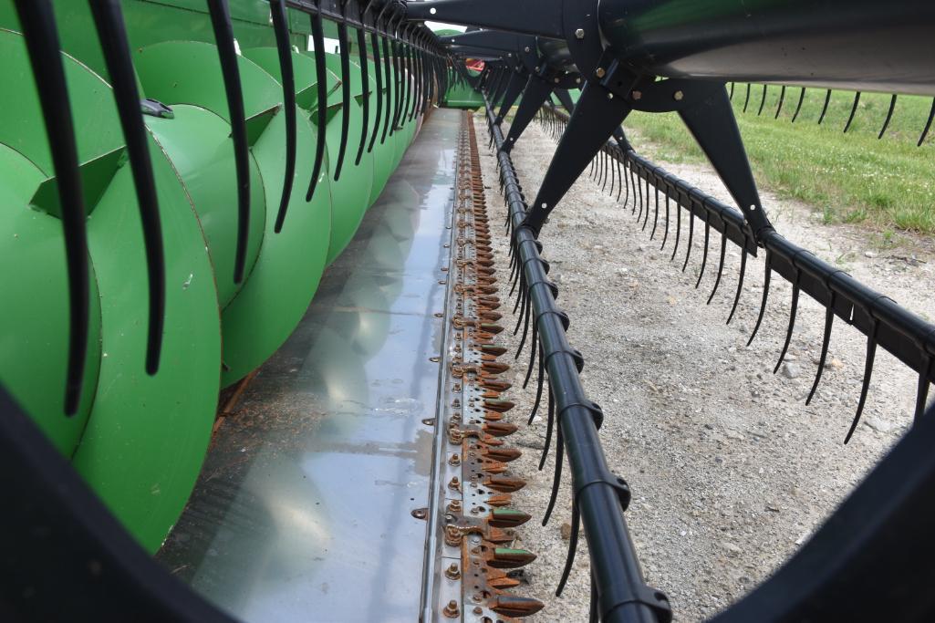 2010 John Deere 635F 35' grain platform