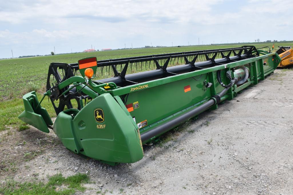 2010 John Deere 635F 35' grain platform
