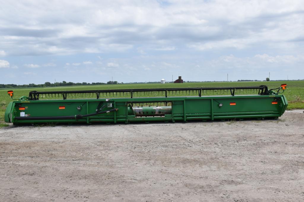 2010 John Deere 635F 35' grain platform