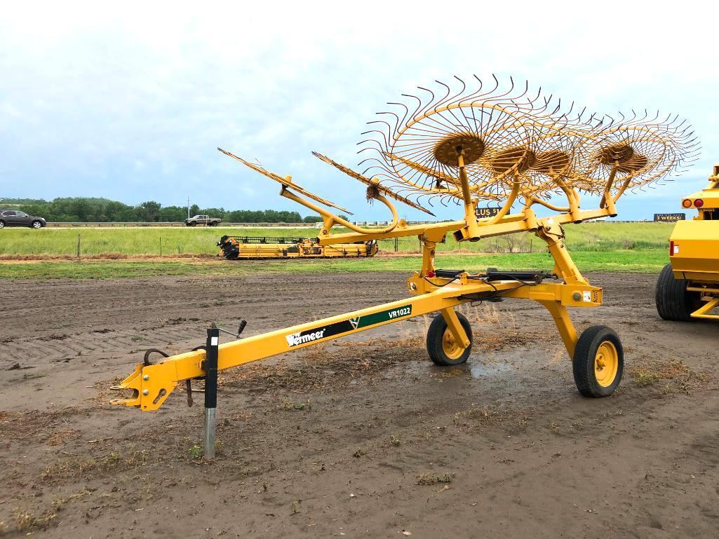 Vermeer VR1022 10-wheel hay rake