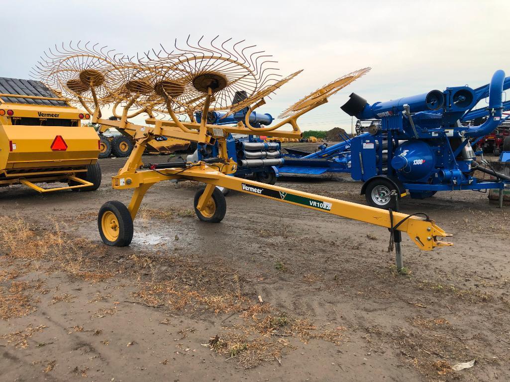 Vermeer VR1022 10-wheel hay rake