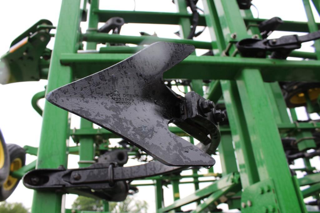 2014 John Deere 2210 56' field cultivator