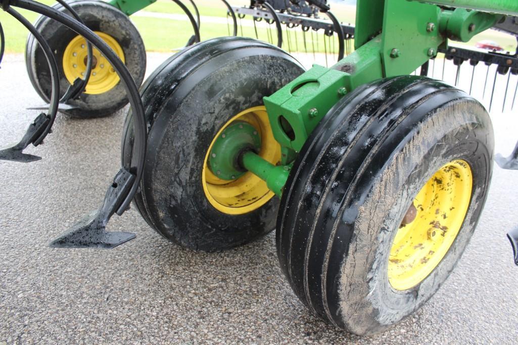 2014 John Deere 2210 56' field cultivator
