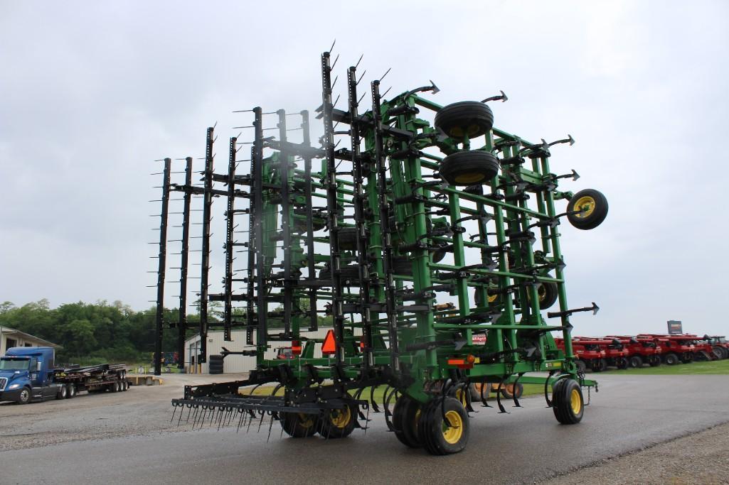 2014 John Deere 2210 56' field cultivator