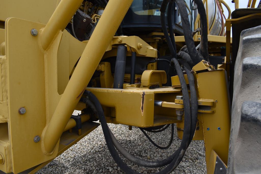 2002 AgChem RoGator 1254 self-propelled sprayer