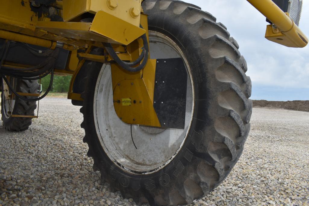 2002 AgChem RoGator 1254 self-propelled sprayer