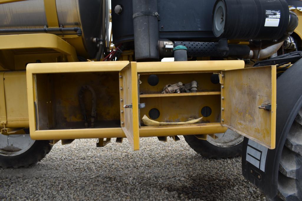 2002 AgChem RoGator 1254 self-propelled sprayer