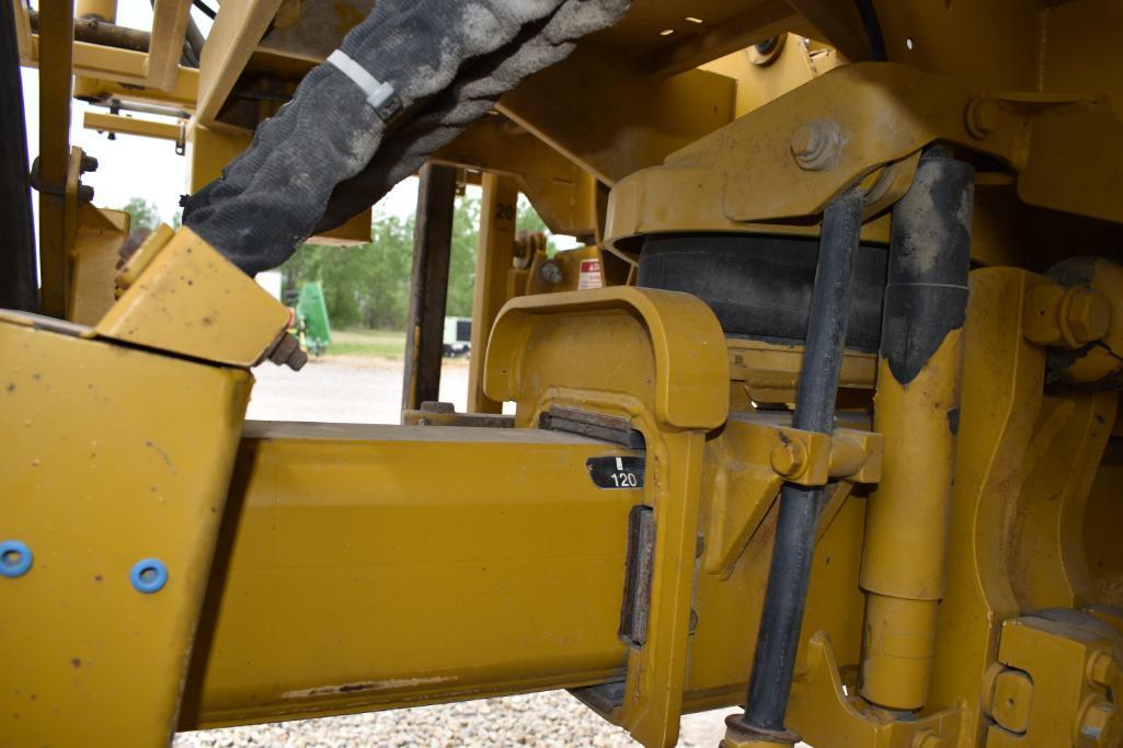 2002 AgChem RoGator 1254 self-propelled sprayer