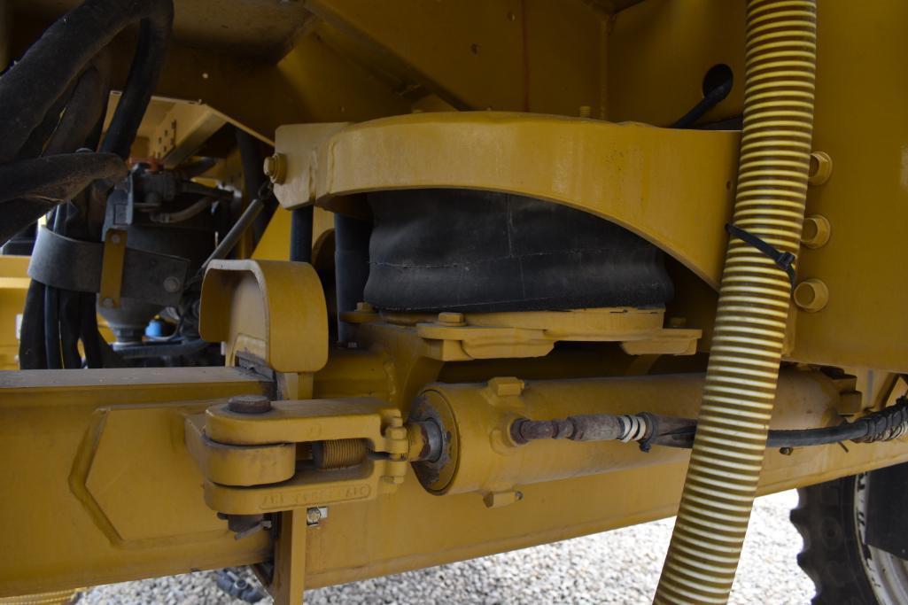 2002 AgChem RoGator 1254 self-propelled sprayer