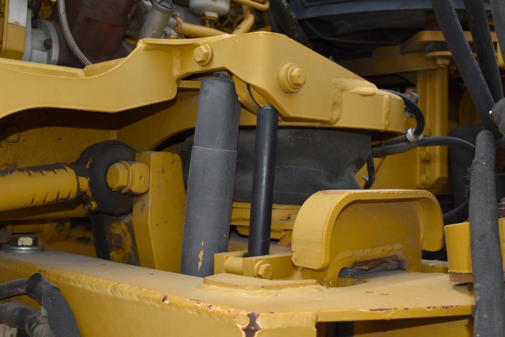 2002 AgChem RoGator 1254 self-propelled sprayer