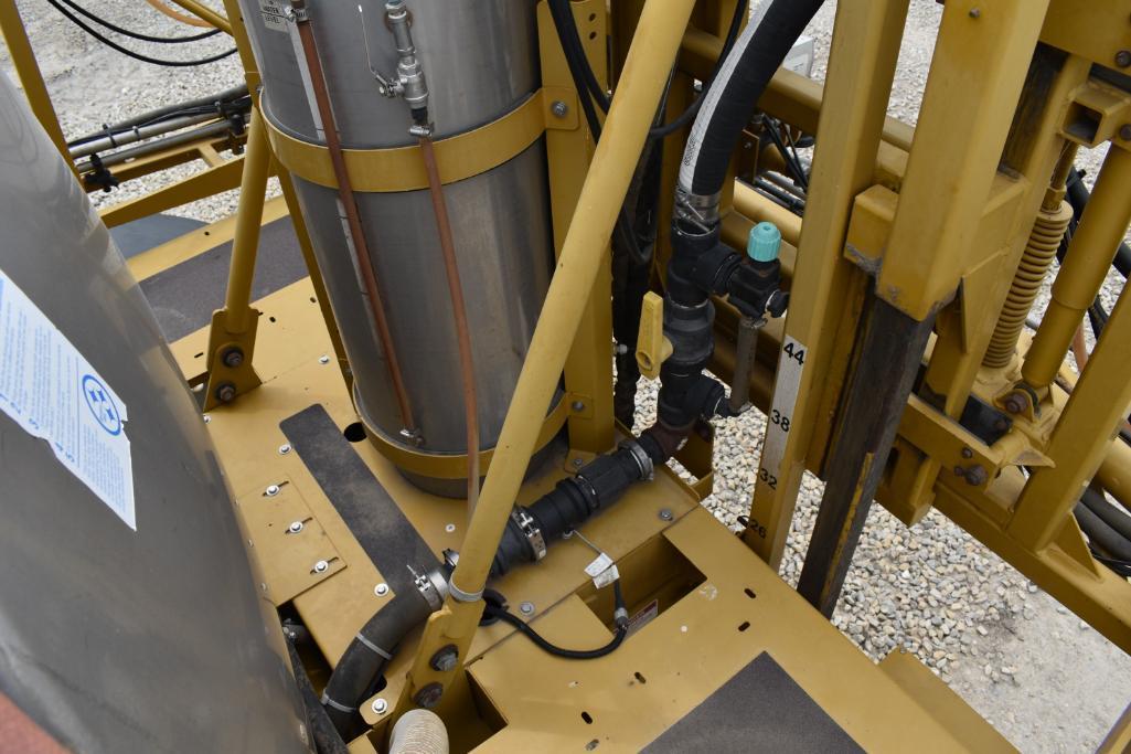 2002 AgChem RoGator 1254 self-propelled sprayer