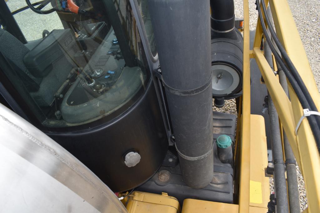 2002 AgChem RoGator 1254 self-propelled sprayer