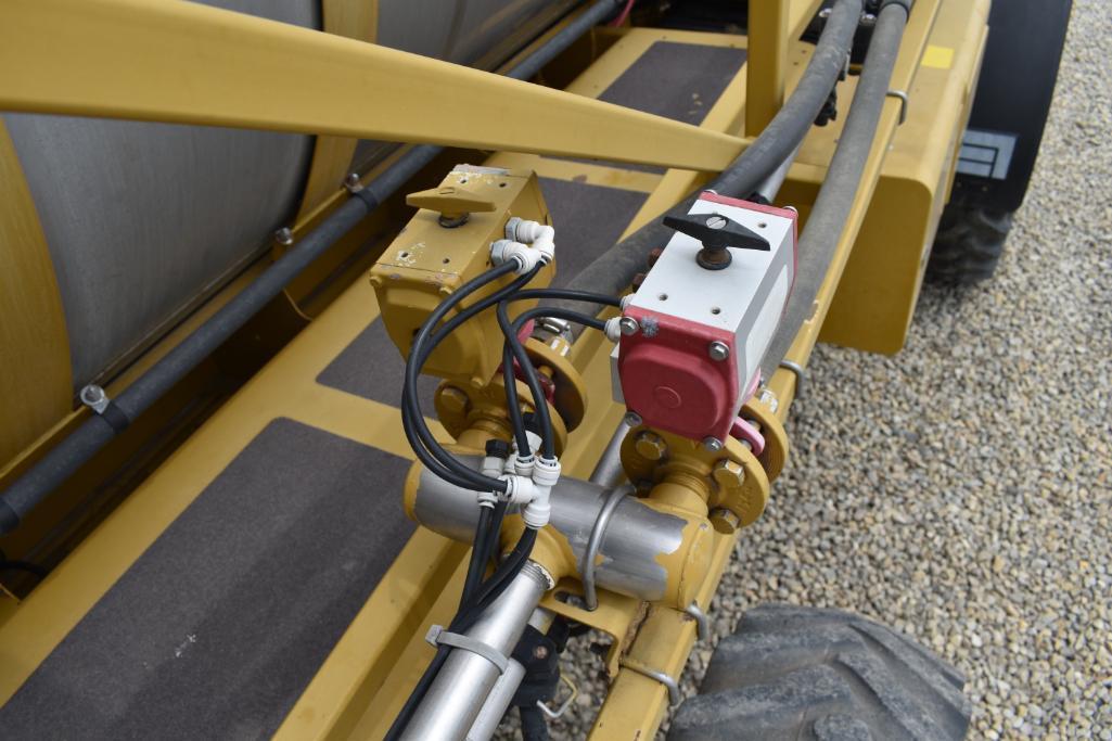 2002 AgChem RoGator 1254 self-propelled sprayer