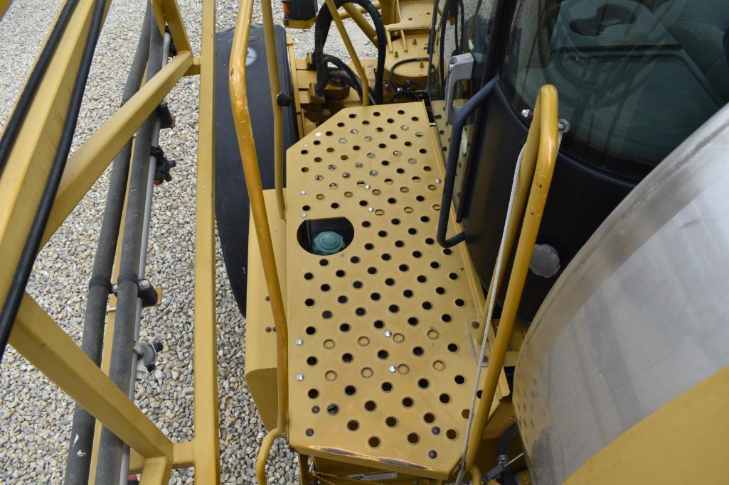2002 AgChem RoGator 1254 self-propelled sprayer