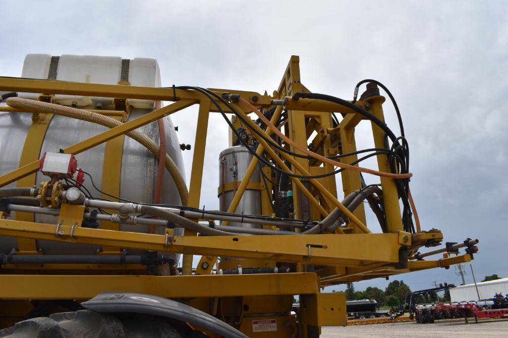 2002 AgChem RoGator 1254 self-propelled sprayer