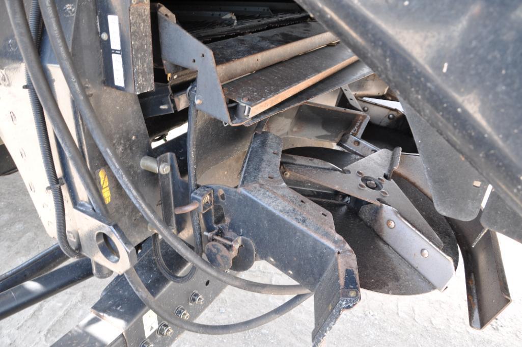 New Holland CR940 2wd combine