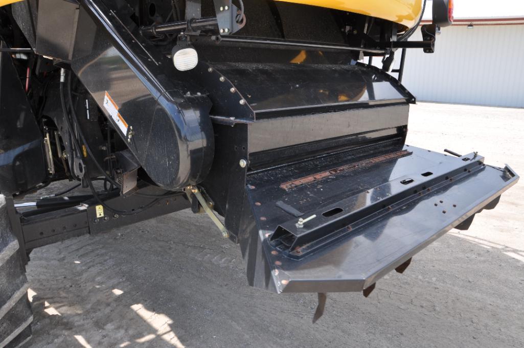 New Holland CR940 2wd combine