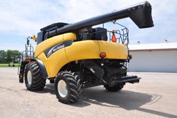 New Holland CR940 2wd combine