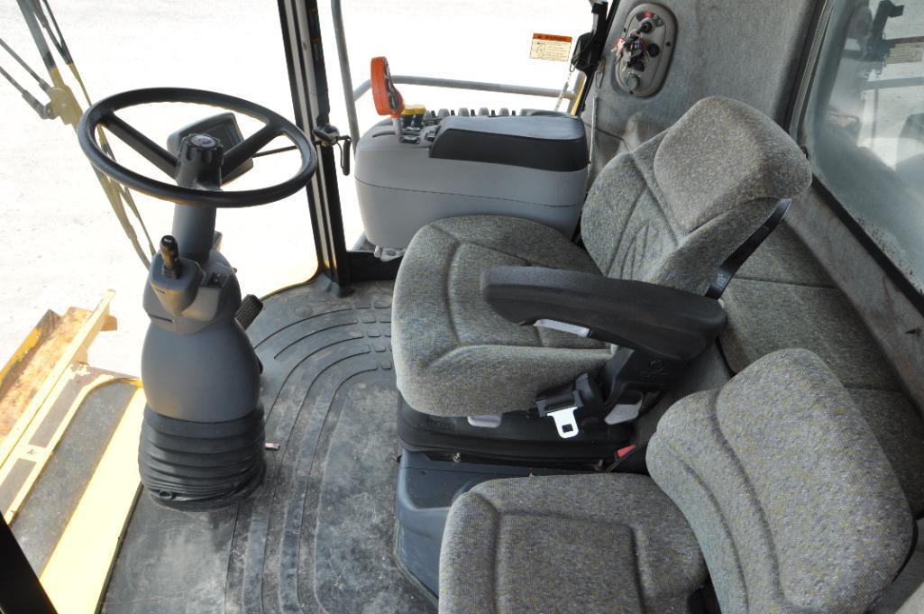 New Holland CR940 2wd combine