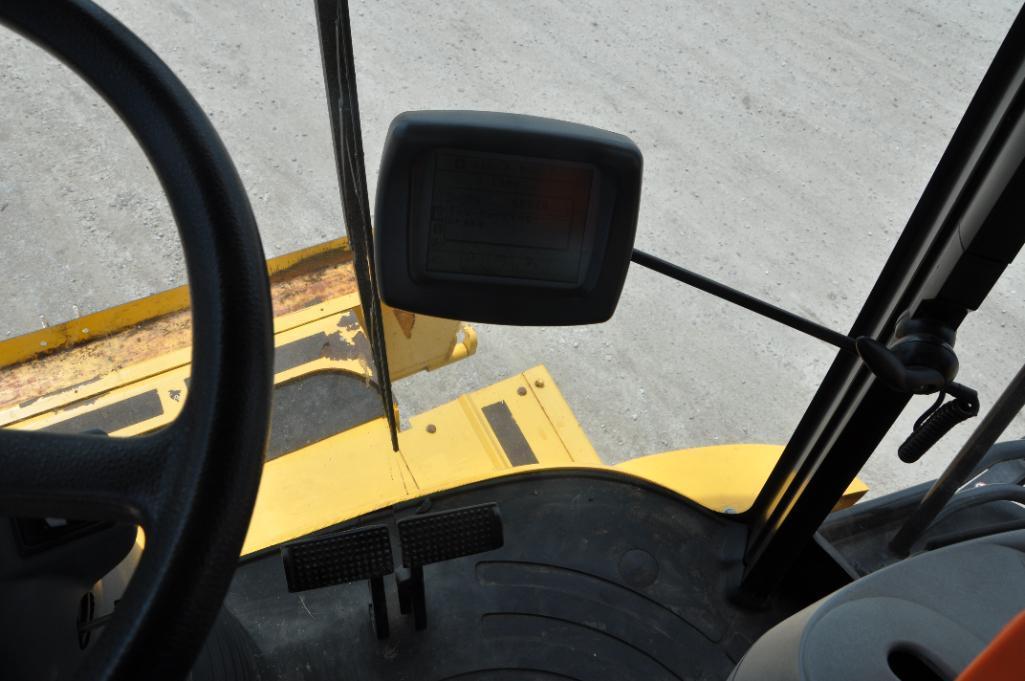 New Holland CR940 2wd combine