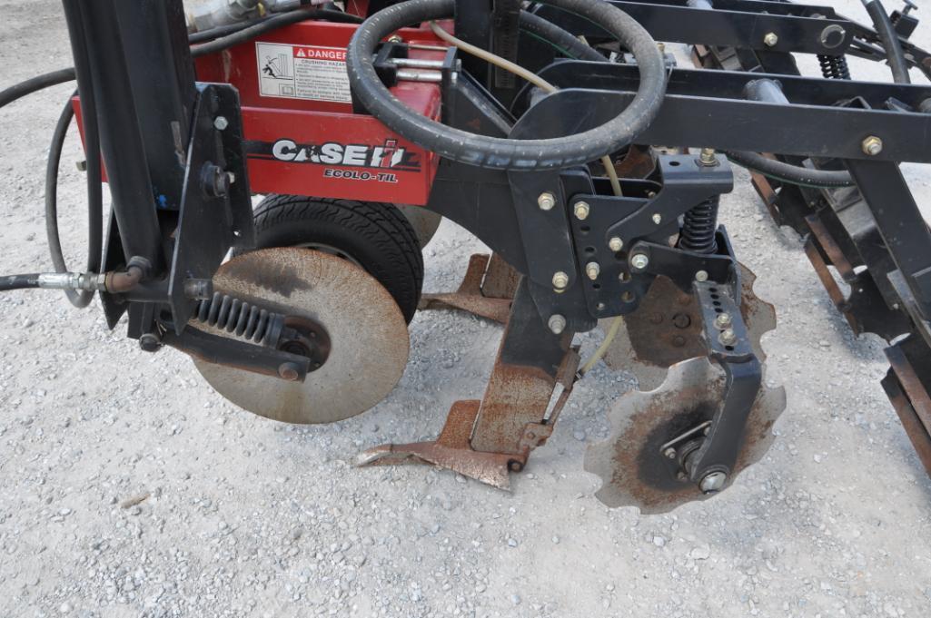 Case-IH 2500 6 shank 3-pt. strip till bar