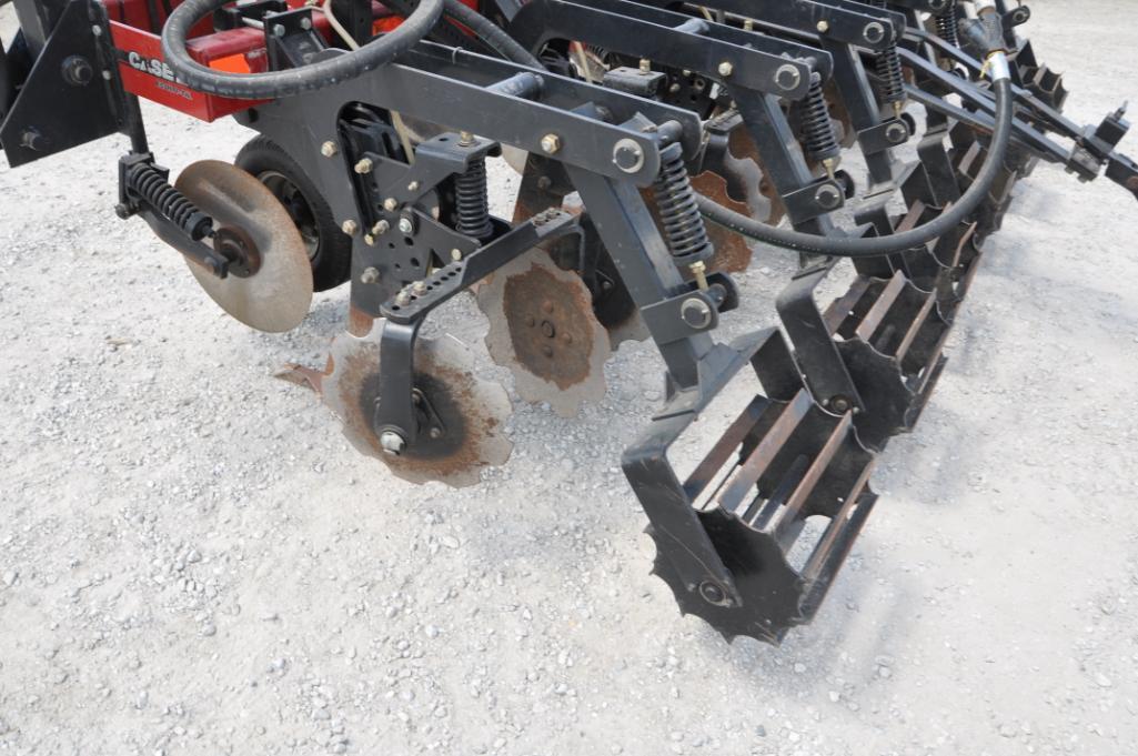 Case-IH 2500 6 shank 3-pt. strip till bar