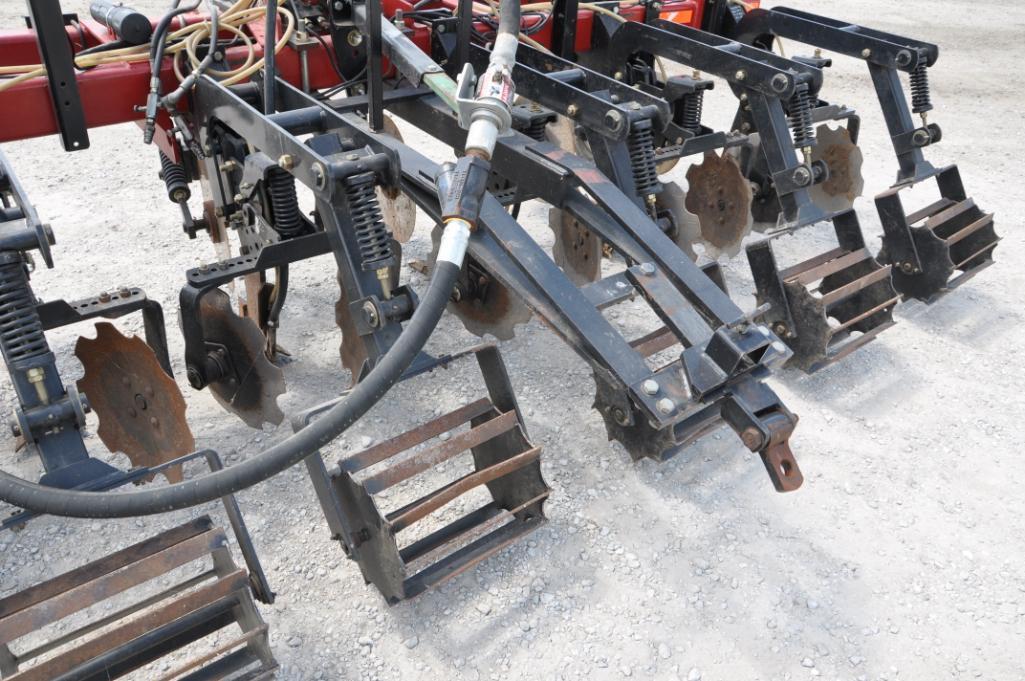 Case-IH 2500 6 shank 3-pt. strip till bar