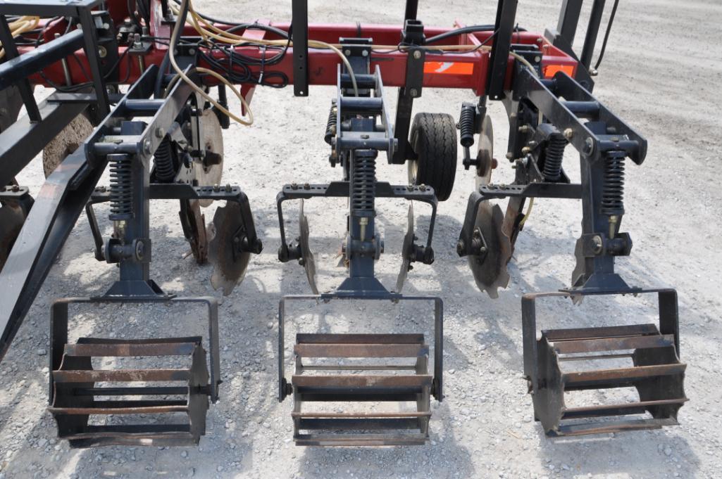 Case-IH 2500 6 shank 3-pt. strip till bar
