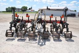 Case-IH 2500 6 shank 3-pt. strip till bar
