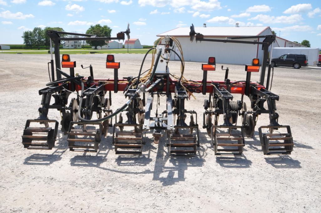 Case-IH 2500 6 shank 3-pt. strip till bar