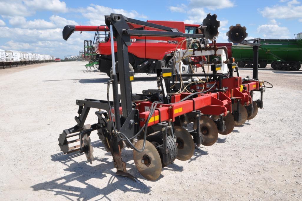 Case-IH 2500 6 shank 3-pt. strip till bar