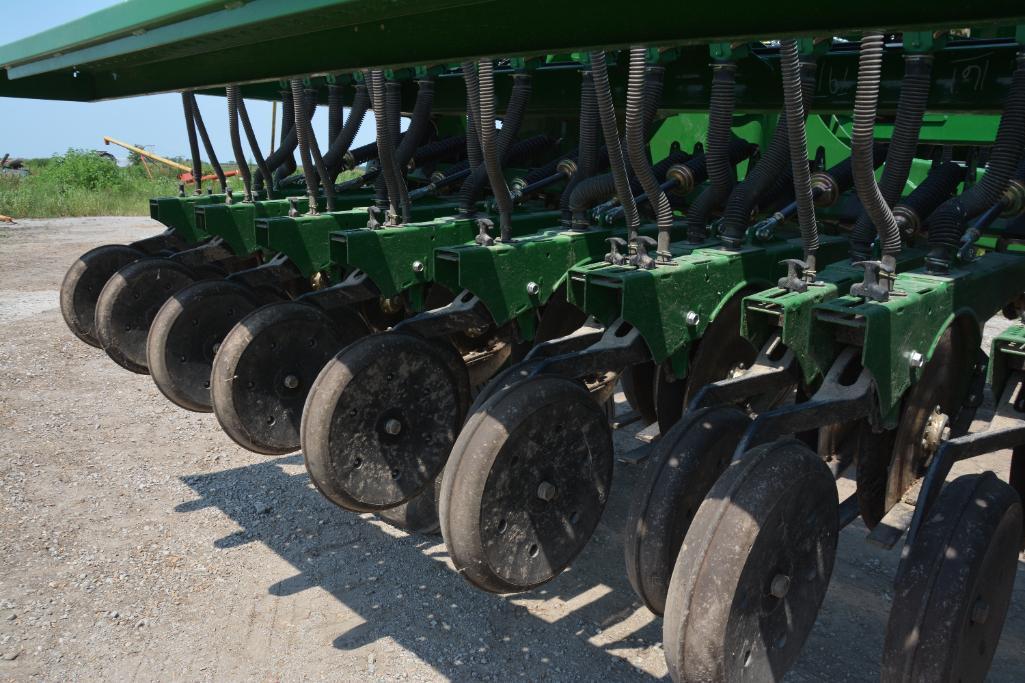 Great Plains 2S-2600-4275 26' front fold grain drill