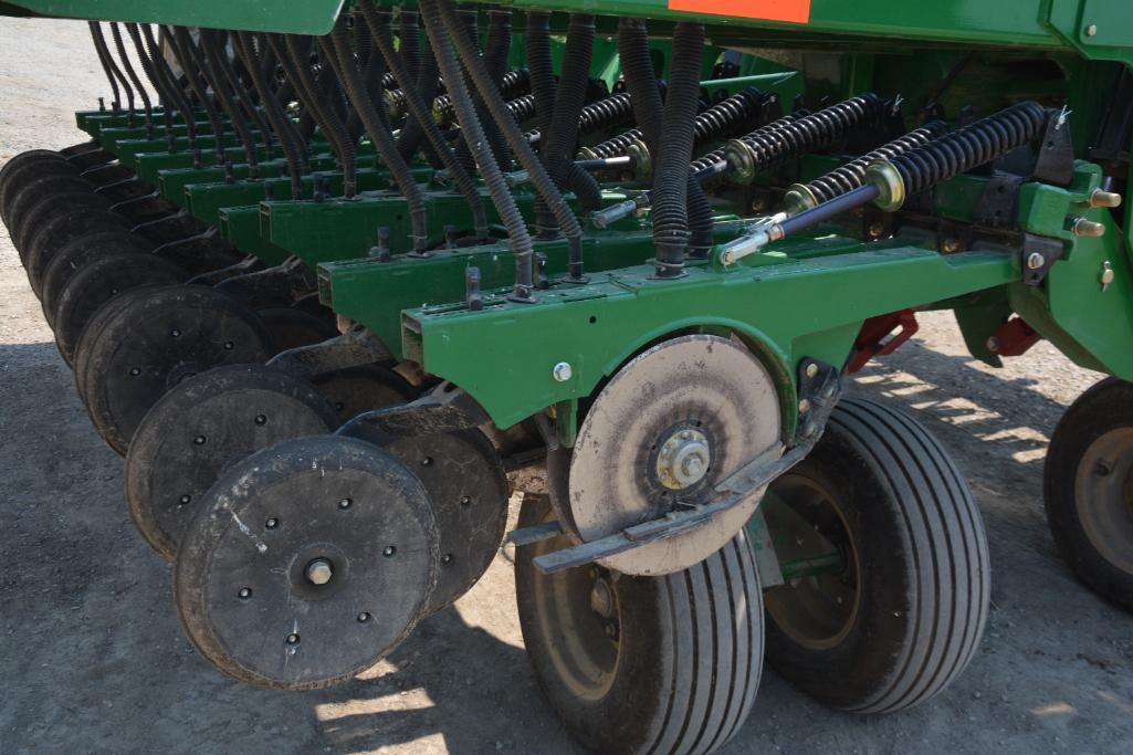 Great Plains 2S-2600-4275 26' front fold grain drill